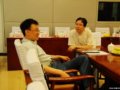 會(huì)場花絮：中青年園林師會(huì)場交談(圖)