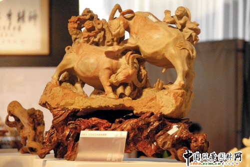 厲有為?牛文化藝術(shù)品收藏展(組圖)