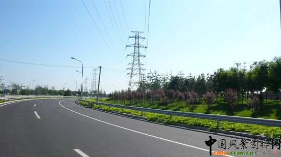上清橋收費(fèi)站南側(cè)