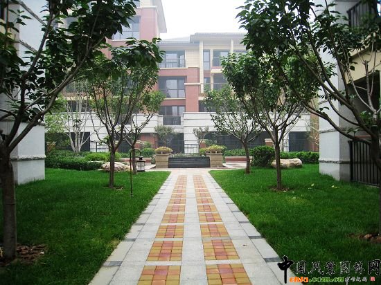 櫻花園路