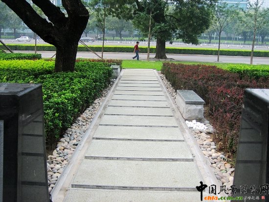 凱晨廣場--琉璃飾面發光地磚