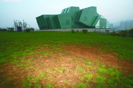 免費(fèi)公園現(xiàn)“黃金周后遺癥” 八成要補(bǔ)栽植物