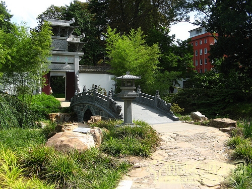 春華園