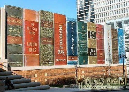 美國(guó)最酷圖書館停車場(chǎng)