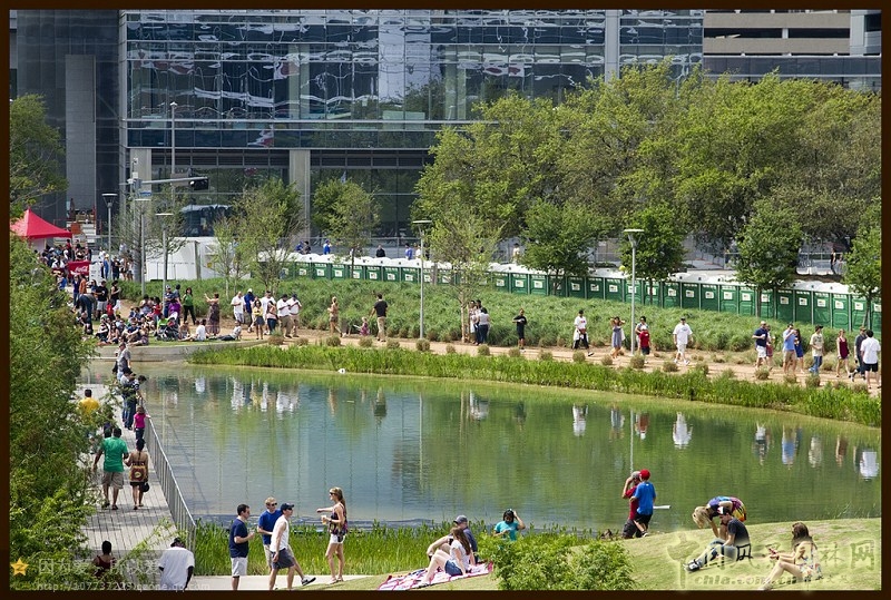 探索公園