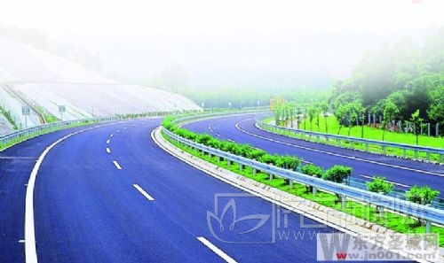 濟(jì)寧明年高速公路綠化全覆蓋 打造綠色景觀長(zhǎng)廊