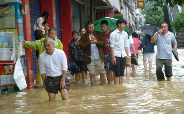 暴雨后多地現“水都” 海綿城市拒絕紙上談兵
