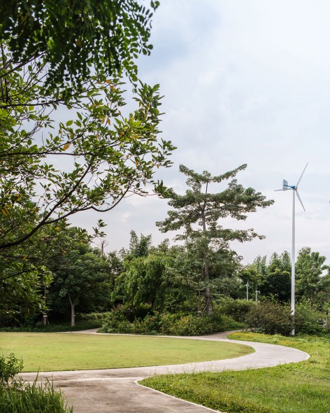 高速路旁的鄉(xiāng)土風(fēng)格開(kāi)放型城市公園