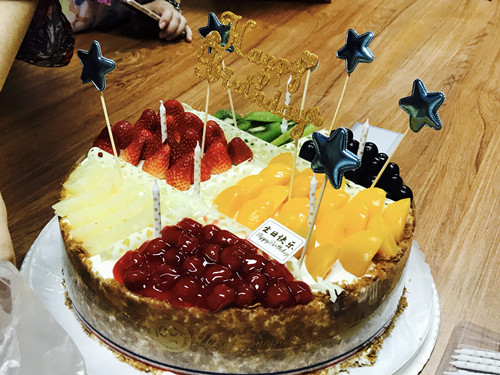 中國風(fēng)景園林網(wǎng)為員工舉辦集體生日會(huì)