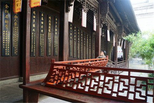 園林建筑小品在公園園林建筑設計中的應用