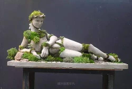 超有創(chuàng)意，是雕塑還是花盆？