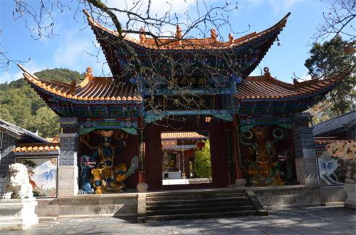 林深景美的云南寶臺(tái)山國(guó)家森林公園