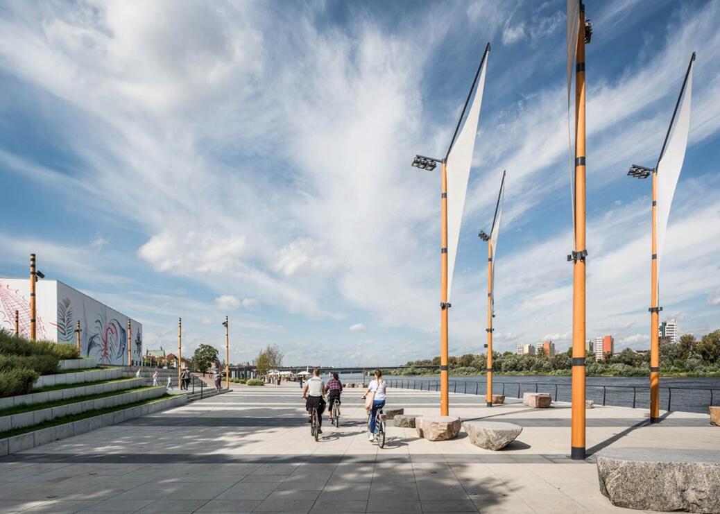 連續的帶狀空間：華沙維斯瓦河濱河景觀大道