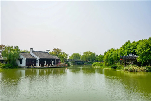民國時期留下的古鎮，現在成了高端酒店