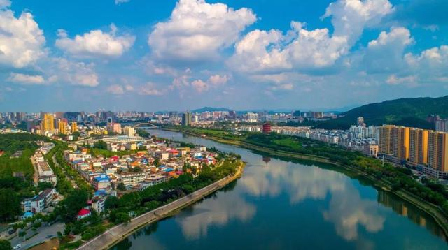 信陽明港機場正式通航 現(xiàn)場景觀曝光