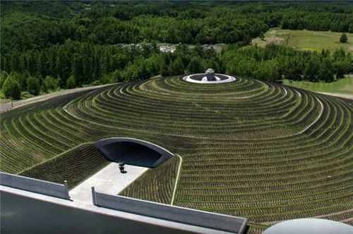 鋼結構里的禪思：看日本當代建筑師的寺廟設計 