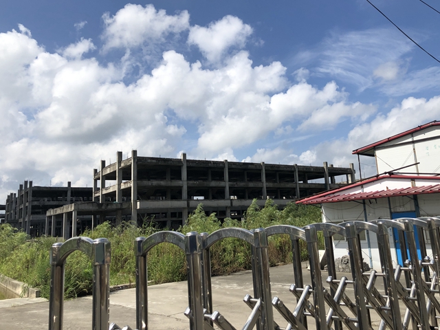 實地探訪擱淺的余姚特色小鎮：資金斷裂、廠房爛尾