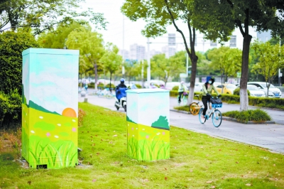 南京藝術(shù)學(xué)院師生讓彩繪變電箱成街角風(fēng)景