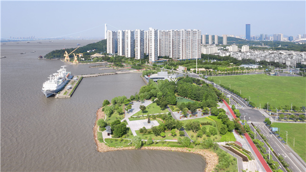 BAU建筑與城市設(shè)計(jì)事務(wù)所丨江陰市濱江公園