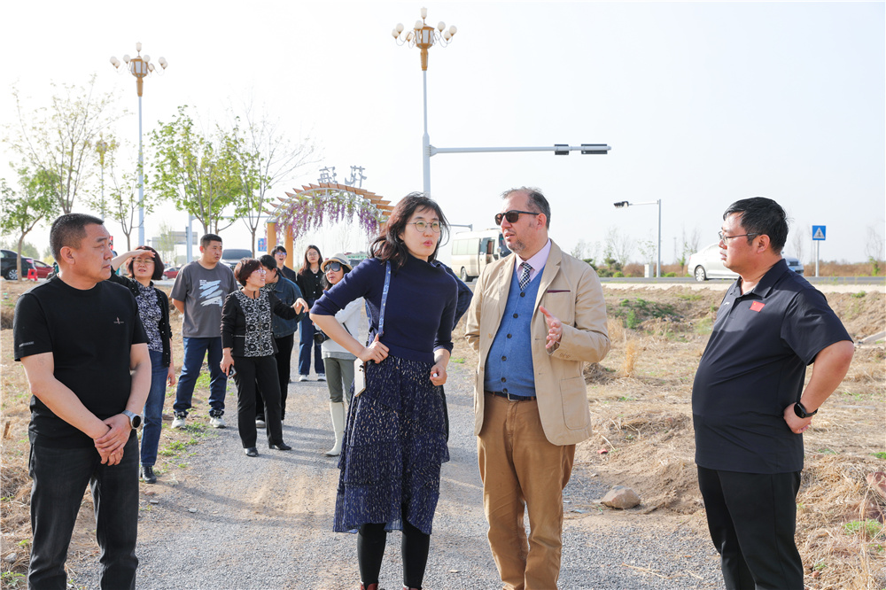 國際城市與區(qū)域規(guī)劃師學會主席埃利塞伊一行到定州考察調(diào)研