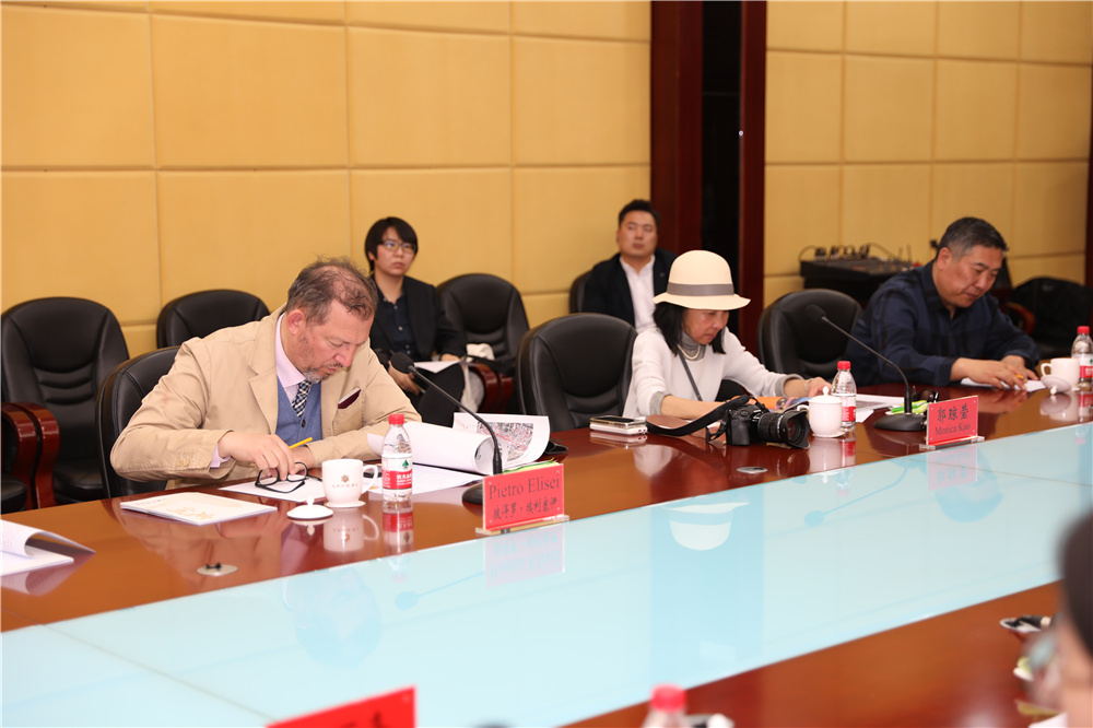 國際城市與區(qū)域規(guī)劃師學會主席埃利塞伊一行到定州考察調(diào)研