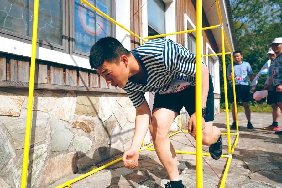 軍事元素與生態(tài)景觀相交融，寶山舉辦“軍地融合”定向賽
